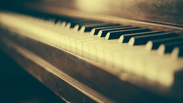 Un piano  - Sputnik Mundo