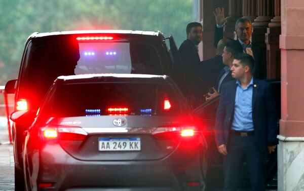 El presidente saliente de Argentina, Mauricio Macri, recibe al presidente electo, Alberto Fernández - Sputnik Mundo