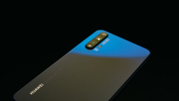 Un teléfono de Huawei, imagen referencial - Sputnik Mundo