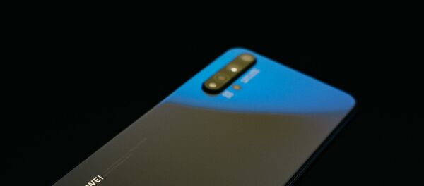 Un teléfono de Huawei, imagen referencial - Sputnik Mundo