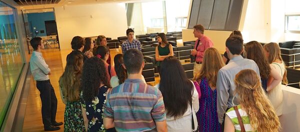 Jóvenes estadounidenses (imagen referencial) - Sputnik Mundo