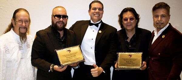 Los compositores de música latina Desmond Child y Rudy Pérez junto a Daniel Martin Subiaut, Edesio Alejandro y Claudio Soberanes - Sputnik Mundo