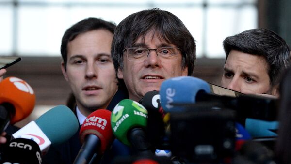 Carles Puigdemont, expresidente de Cataluña Carles Puigdemont, expresidente de Cataluña - Sputnik Mundo