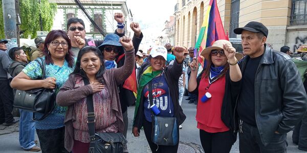 Al estruendo de la dinamita, mineros y campesinos marchan para defender el triunfo de Evo   - Sputnik Mundo