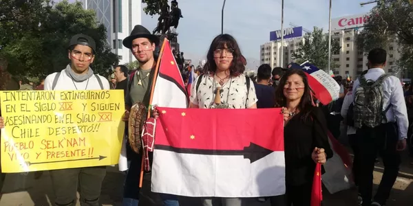 El cerco que impidió a los chilenos marchar frente a la sede del Gobierno El cerco que impidió a los chilenos marchar frente a la sede del Gobierno - Sputnik Mundo