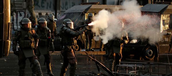 Protestas en Santiago, Chile - Sputnik Mundo
