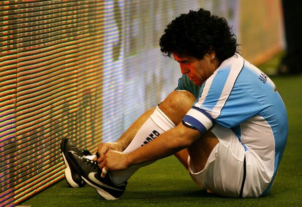 El rey del fútbol argentino cumple 59 años - Sputnik Mundo