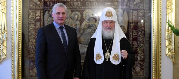 El presidente de Cuba, Miguel Díaz-Canel, con el patriarca de Moscú y toda Rusia, Kirill - Sputnik Mundo