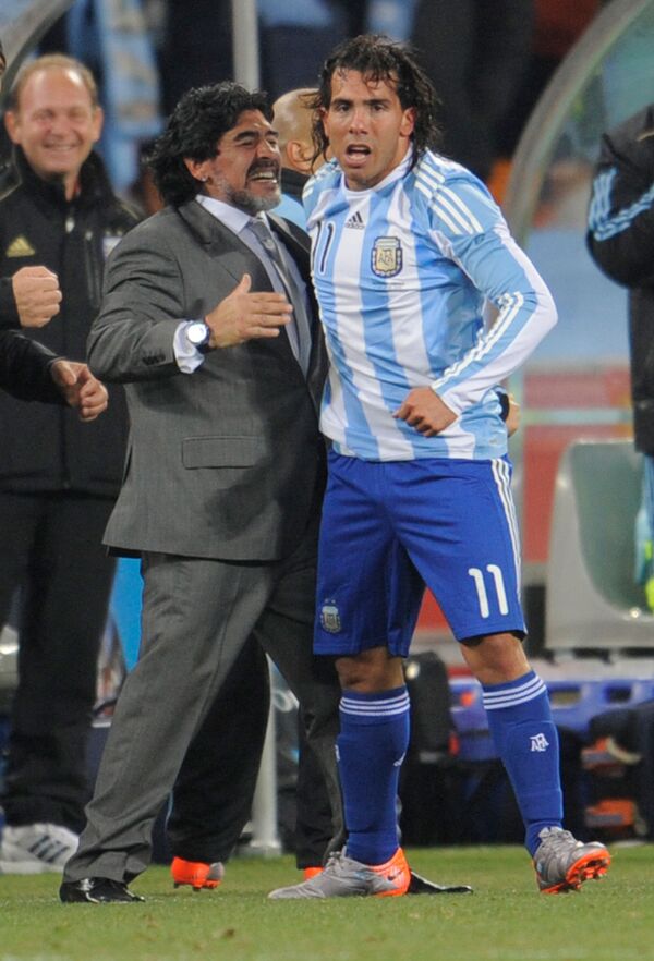 El rey del fútbol argentino cumple 59 años - Sputnik Mundo