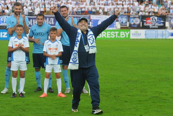 El rey del fútbol argentino cumple 59 años - Sputnik Mundo