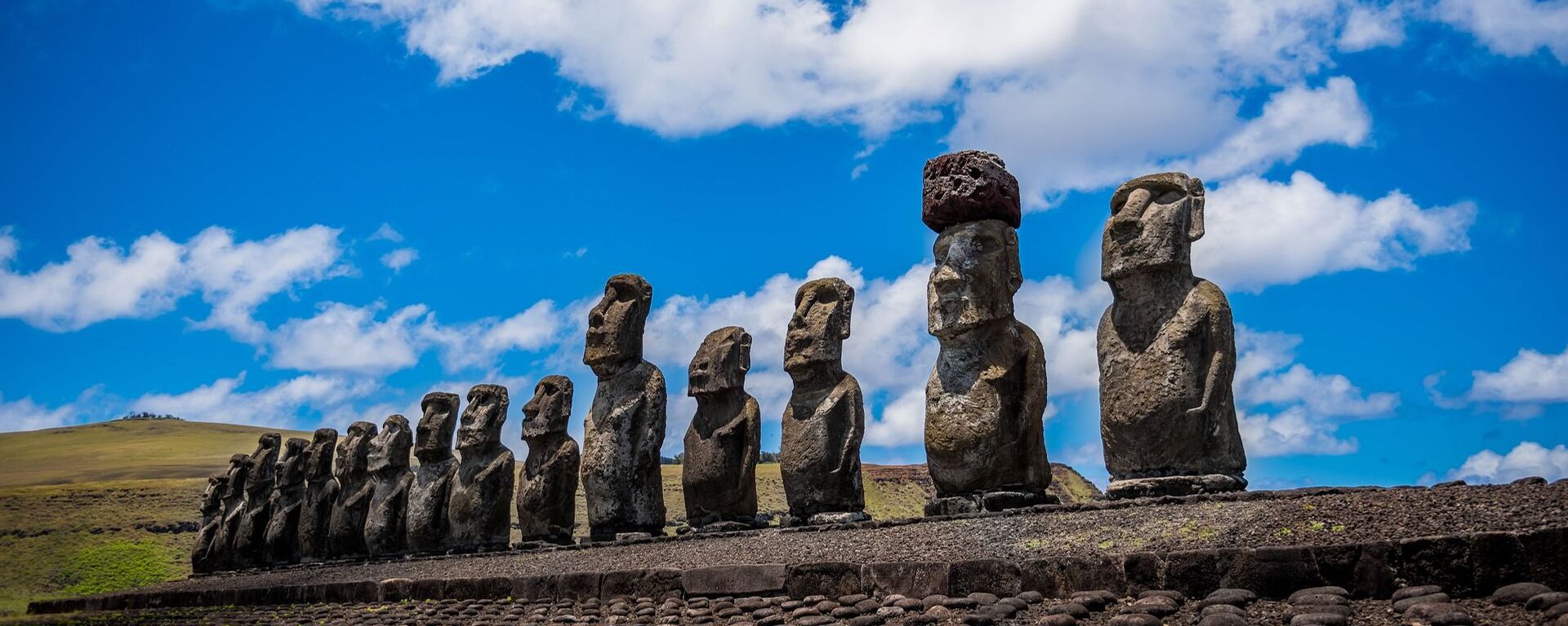 Los moais de la Isla de Pascua Los moais de la Isla de Pascua - Sputnik Mundo, 1920, 27.10.2021