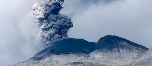 Actividad volcánica en el Sabancaya (Archivo) - Sputnik Mundo