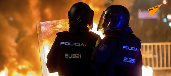 Una oleada de protestas arrasa América Latina y España - Sputnik Mundo