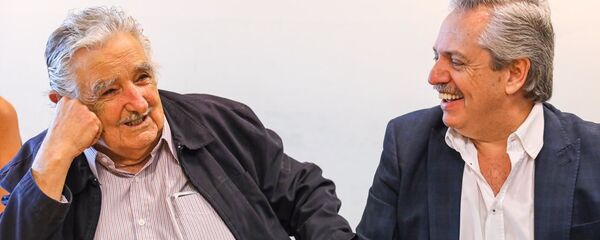 El expresidente uruguayo José 'Pepe' Mujica y el presidente electo de Argentina, Alberto Fernández El expresidente uruguayo José 'Pepe' Mujica y el presidente electo de Argentina, Alberto Fernández - Sputnik Mundo