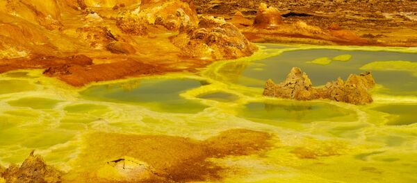 Estanques en la zona del volcán Dallol en Etiopía - Sputnik Mundo