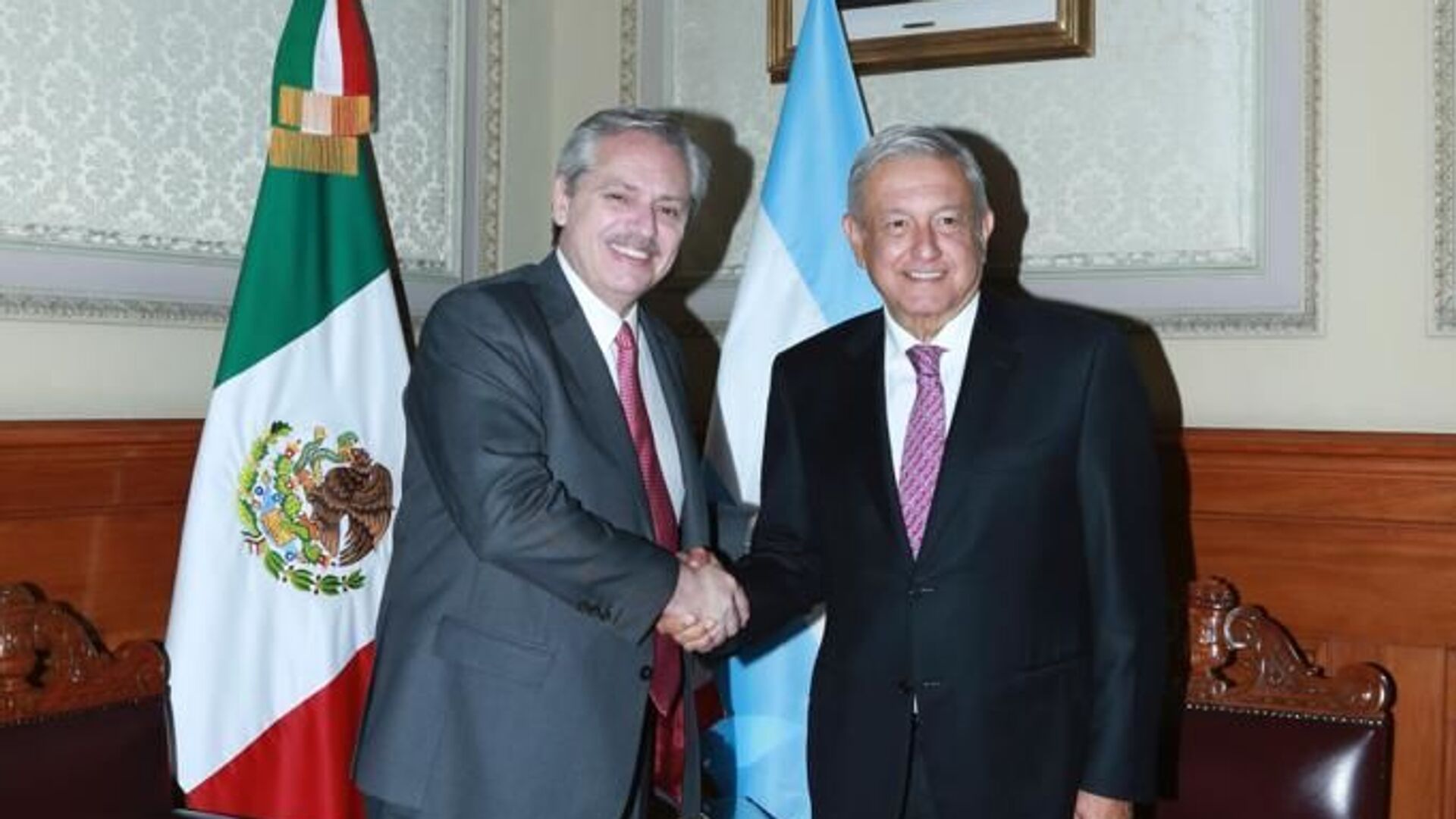 El presidente de Argentina, Alberto Fernández, junto con el mandatario mexicano, Andrés Manuel López Obrador El presidente de Argentina, Alberto Fernández, junto con el mandatario mexicano, Andrés Manuel López Obrador - Sputnik Mundo, 1920, 04.11.2022
