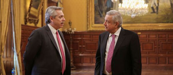 El presidente electo de Argentina, Alberto Fernández, junto al mandatario de México, Andrés Manuel López Obrador - Sputnik Mundo