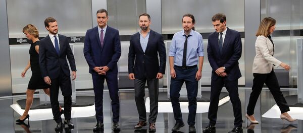 Los líderes de los cinco principales partidos políticos de España durante un debate electoral - Sputnik Mundo