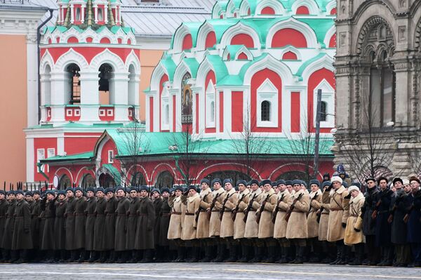 Moscú se prepara para recrear el legendario desfile militar del 7 de noviembre de 1941 - Sputnik Mundo