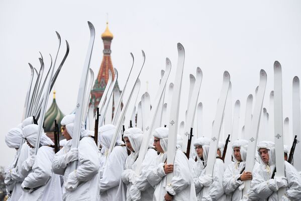 Moscú se prepara para recrear el legendario desfile militar del 7 de noviembre de 1941 - Sputnik Mundo