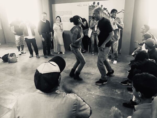 El cuartel escondido en las alturas de Caracas y su noche de salsa El cuartel escondido en las alturas de Caracas y su noche de salsa - Sputnik Mundo