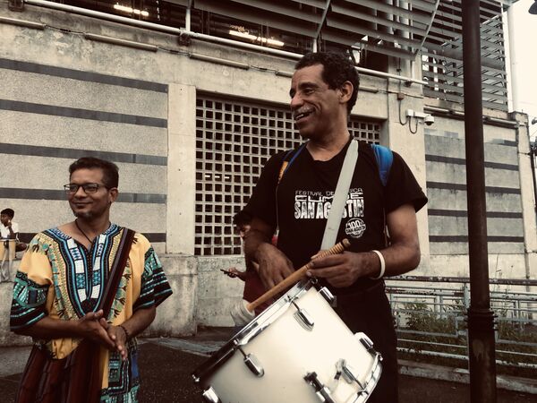 El cuartel escondido en las alturas de Caracas y su noche de salsa El cuartel escondido en las alturas de Caracas y su noche de salsa - Sputnik Mundo