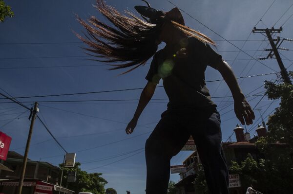 Periodista afromexicano: Nos enfrentan con los indígenas para pelear por el presupuesto - Sputnik Mundo