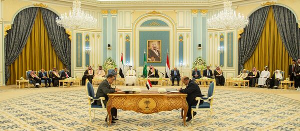 Representantes de Yemen y separatistas del Sur - Sputnik Mundo