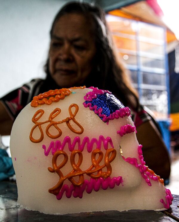 Calaveritas de azúcar, una dulce tradición mexicana | Fotos Calaveritas de azúcar, una dulce tradición mexicana | Fotos - Sputnik Mundo