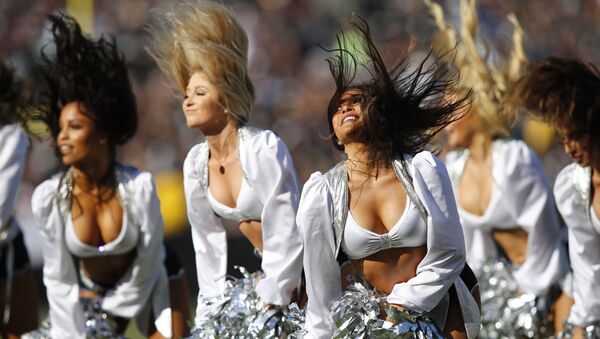 Desfiles de lencería, festivales y una fiesta popular rusa: las fotos más impresionantes de la semana - Sputnik Mundo