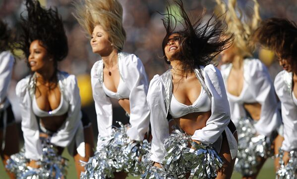 Desfiles de lencería, festivales y una fiesta popular rusa: las fotos más impresionantes de la semana - Sputnik Mundo