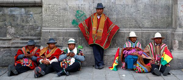 Сторонники президента Боливии Эво Моралеса в городе Ла-Пас, Боливия Сторонники президента Боливии Эво Моралеса в городе Ла-Пас, Боливия - Sputnik Mundo