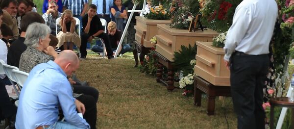 Entierran en México a tres miembros de la familia mormona LeBarón - Sputnik Mundo