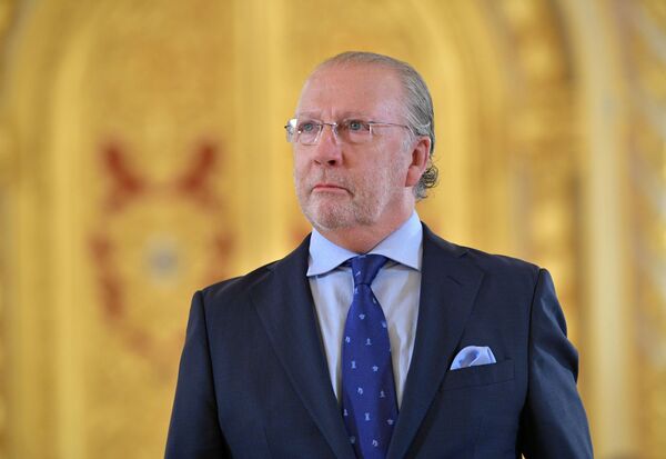 Embajador español destaca el nivel de enseñanza de lenguas extranjeras en Rusia - Sputnik Mundo