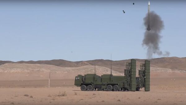 Pruebas del sistema de defensa antiaérea FD-2000 - Sputnik Mundo