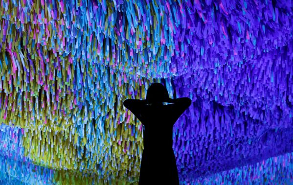 Desfiles de lencería, festivales y una fiesta popular rusa: las fotos más impresionantes de la semana - Sputnik Mundo