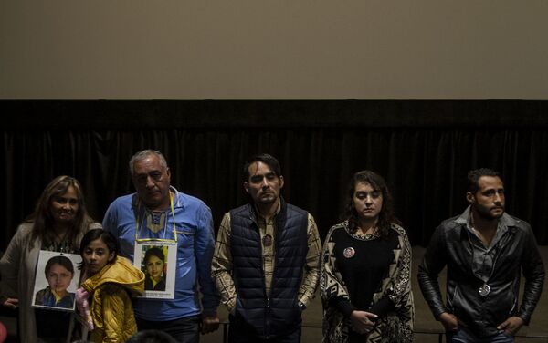 La familia de Fanny Sánchez Viesca en una conferencia al finalizar un documental donde se presenta su caso La familia de Fanny Sánchez Viesca en una conferencia al finalizar un documental donde se presenta su caso - Sputnik Mundo