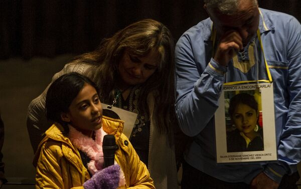 La familia de Fanny Sánchez Viesca en una conferencia al finalizar un documental donde se presenta su caso La familia de Fanny Sánchez Viesca en una conferencia al finalizar un documental donde se presenta su caso - Sputnik Mundo