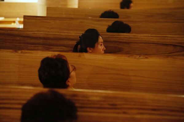 El país donde ‘enterrar’ a la gente viva está de moda - Sputnik Mundo