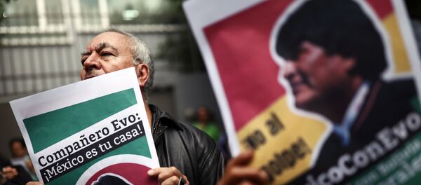 Los partidarios del expresidente boliviano en la Ciudad de México Los partidarios del expresidente boliviano en la Ciudad de México - Sputnik Mundo