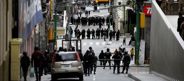 Miembros de Seguridad boliviana participan en protestas en La Paz - Sputnik Mundo