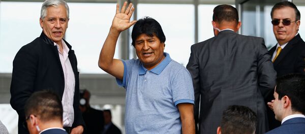 Evo Morales se asila en México Evo Morales se asila en México - Sputnik Mundo