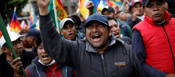 Manifestantes en apoyo a Evo Morales en La Paz, Bolivia - Sputnik Mundo