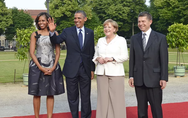 La canciller alemana Angela Merkel junto a su esposo Joachim Sauer, recibieron en Berlín al expresidente de EEUU, Barack Obama y su esposa Michelle Obama La canciller alemana Angela Merkel junto a su esposo Joachim Sauer, recibieron en Berlín al expresidente de EEUU, Barack Obama y su esposa Michelle Obama - Sputnik Mundo