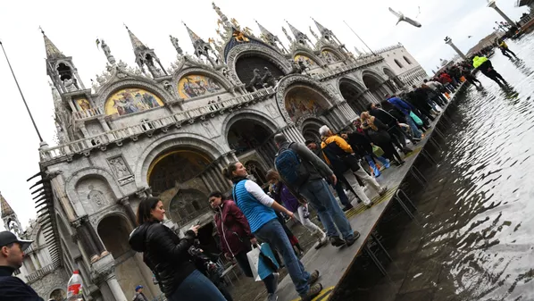 Venecia se hunde, ¿repite la 'perla' de Italia el destino de la Atlántida?
Venecia se hunde, ¿repite la 'perla' de Italia el destino de la Atlántida?
- Sputnik Mundo