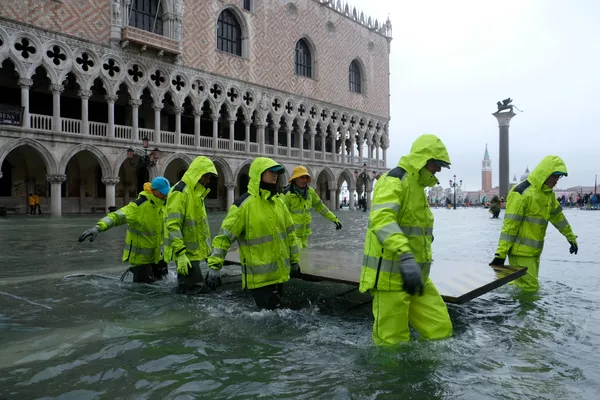 Venecia se hunde, ¿repite la 'perla' de Italia el destino de la Atlántida?
Venecia se hunde, ¿repite la 'perla' de Italia el destino de la Atlántida?
- Sputnik Mundo