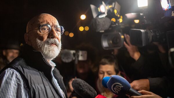 Ahmet Altan, periodista opositor turco Ahmet Altan, periodista opositor turco - Sputnik Mundo