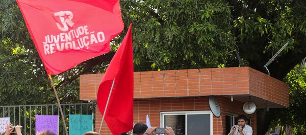 Tensión en la Embajada de Venezuela en Brasilia - Sputnik Mundo