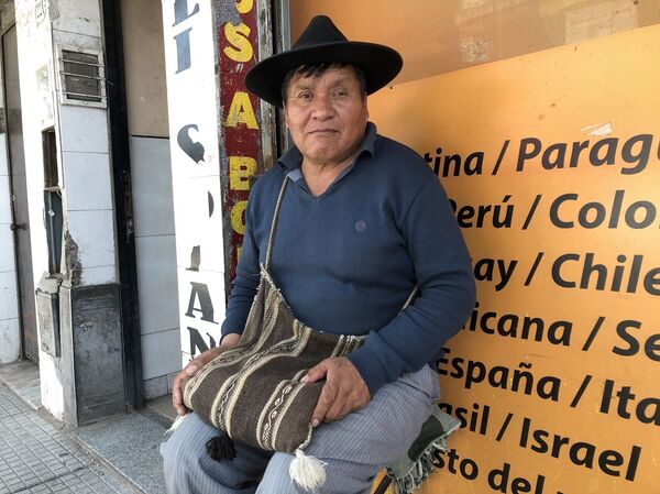 Abrieron sus arterias y las dejaron desangrando: la indignación boliviana desde Argentina - Sputnik Mundo