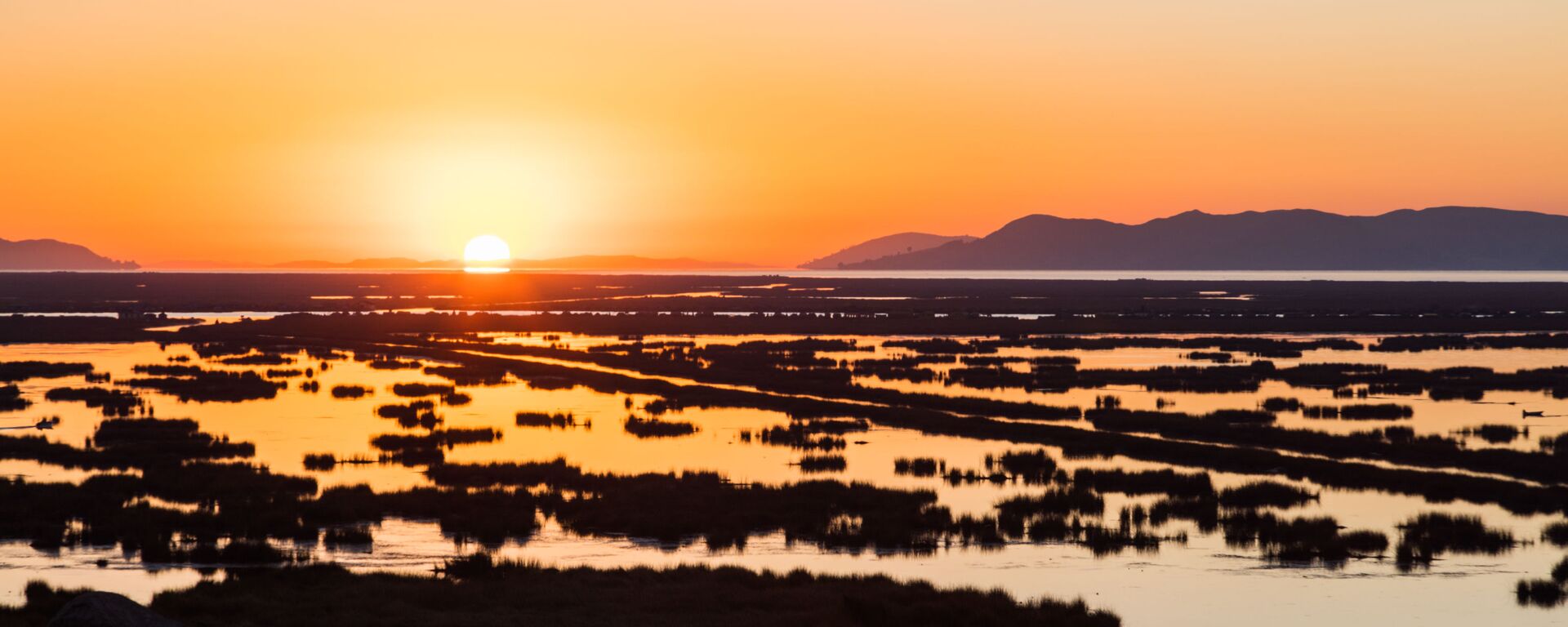 El lago Titicaca en Perú - Sputnik Mundo, 1920, 14.12.2021